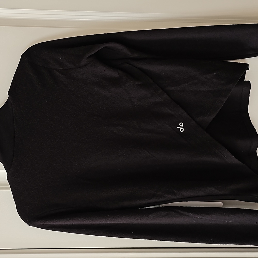 NWT- Alo Embrace Long Sleeve Cross Street - Picture 2 of 6